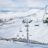 Glenshee_chairlift.jpg